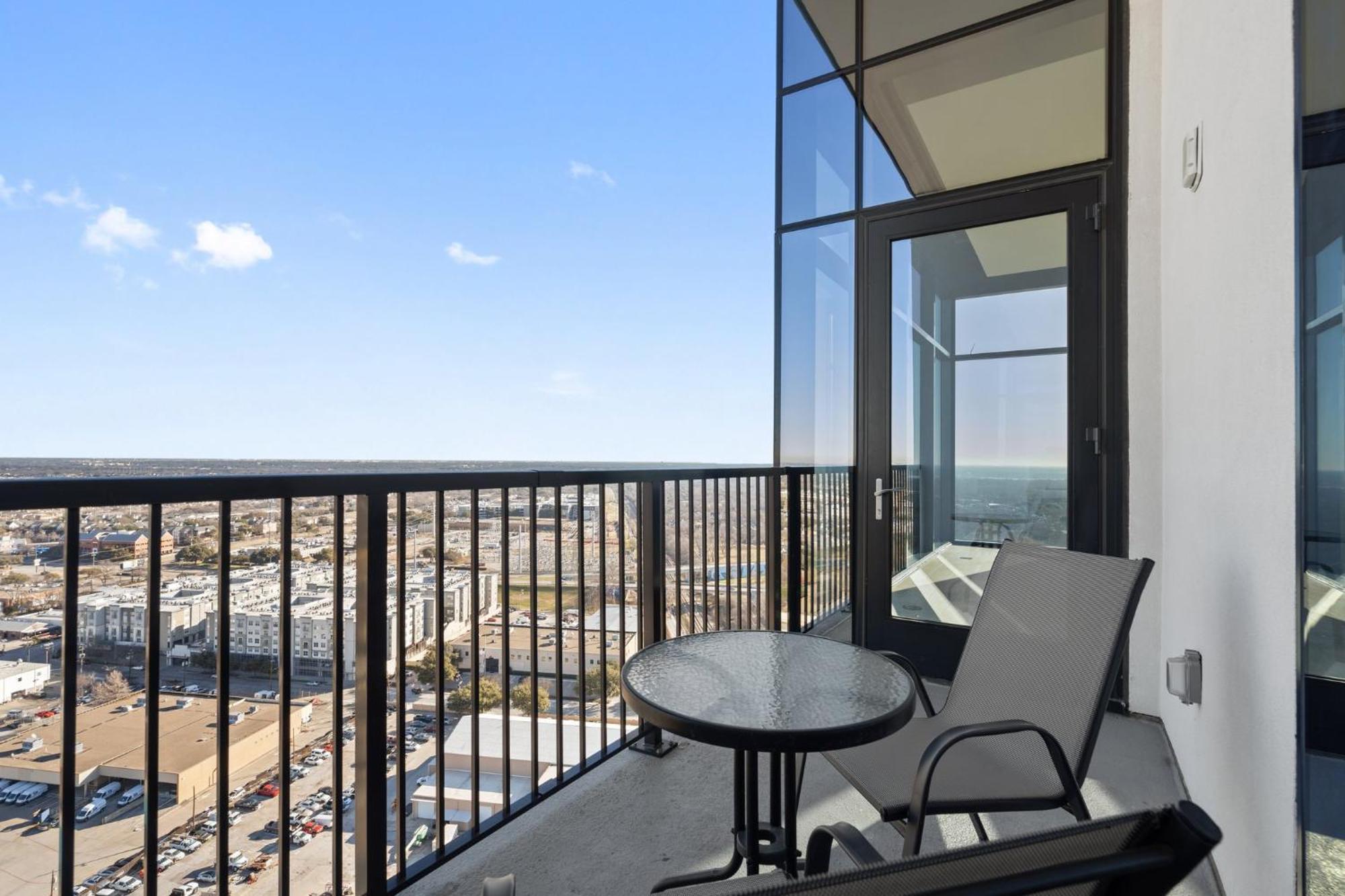 Luxurious Penthouse With Stunning Dallas Views المظهر الخارجي الصورة